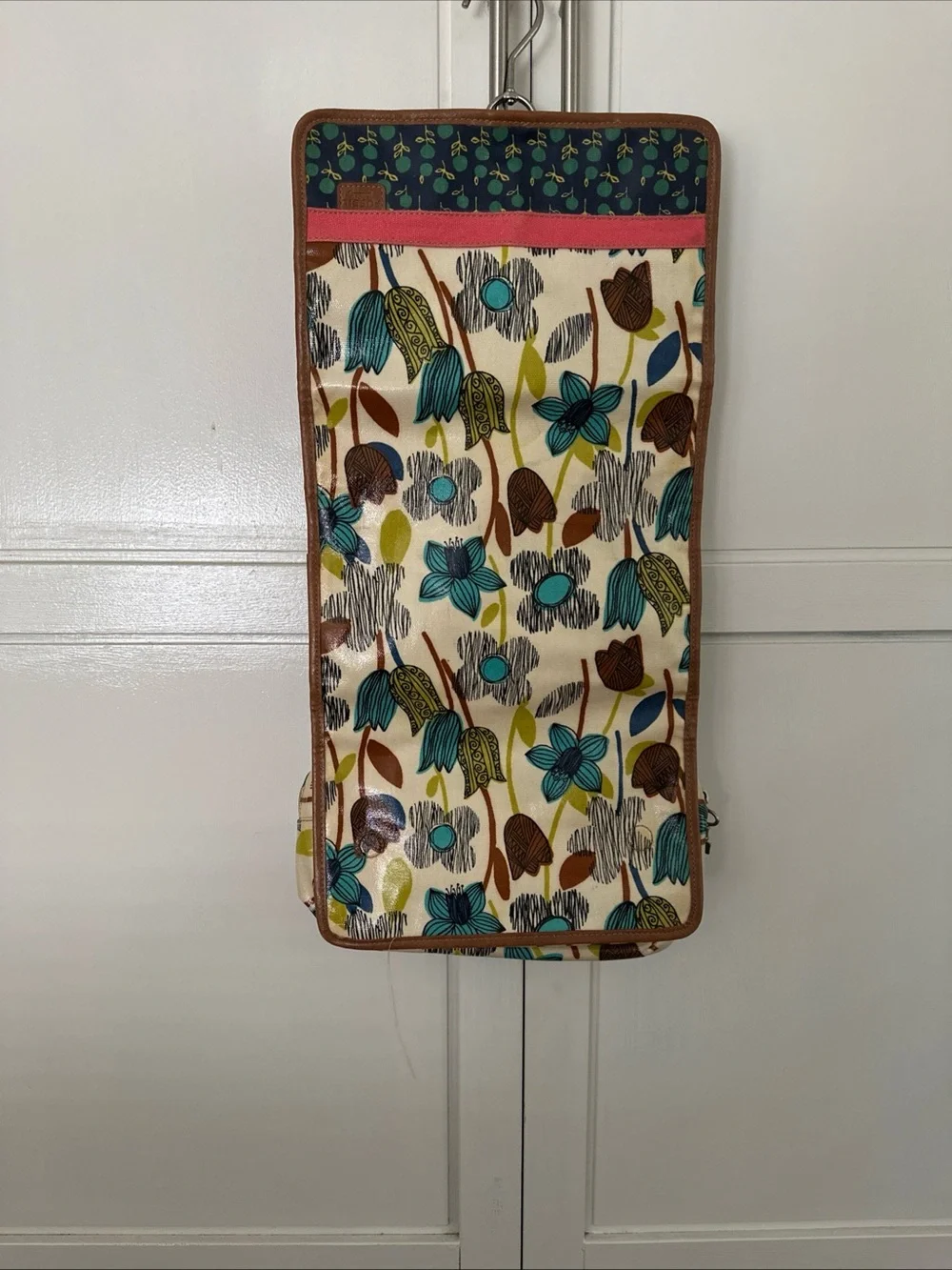 Fossil Floral Pattern traveling make up toiletries bag has key -
